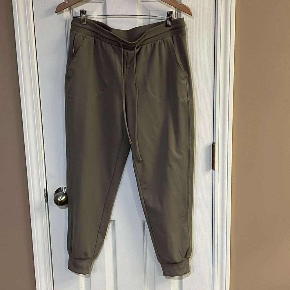 Lightweight jogger